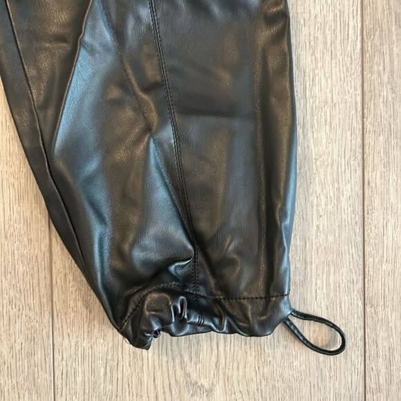 LIKE NEW ZARA FAUX LEATHER JOGGERS HIGH WAISTED SIZE SMALL - Picture 2 of 4
